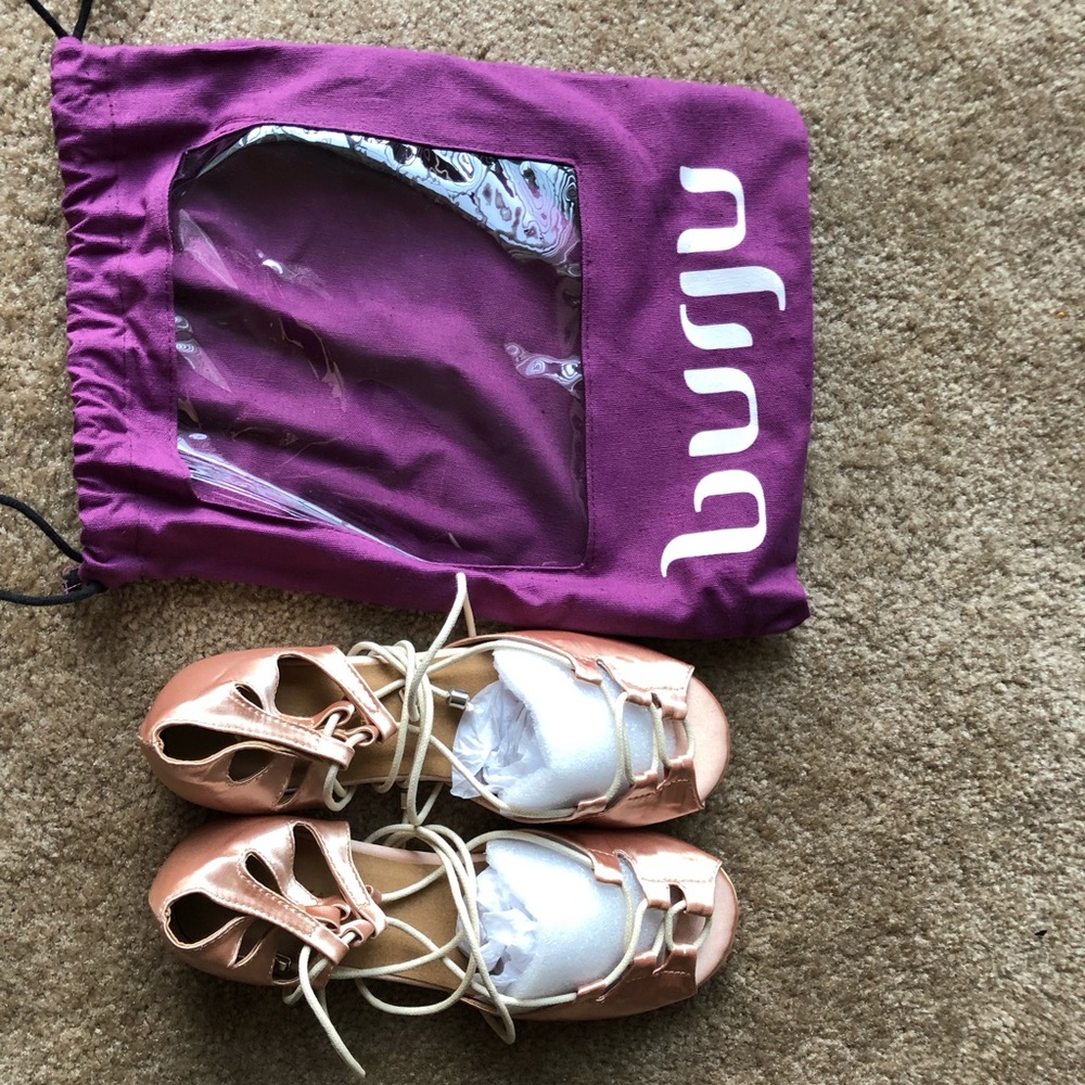 Burju dance shoe NWOT